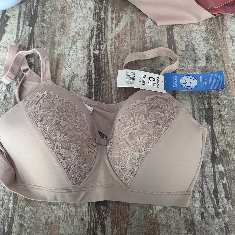Wonderbra Lace Detail Bra in Nude